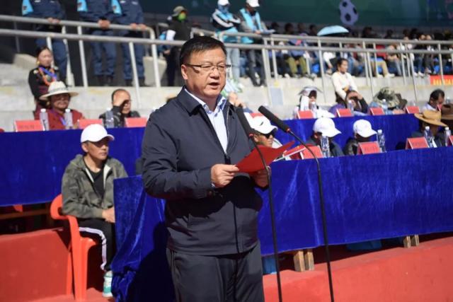 媒体评论：老詹代理费高于薪水的说法实属荒谬